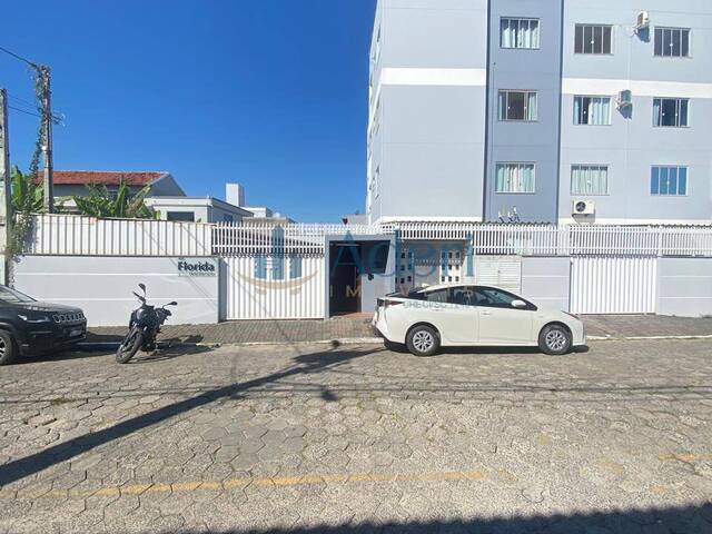 Apartamento para Venda em Navegantes - 2